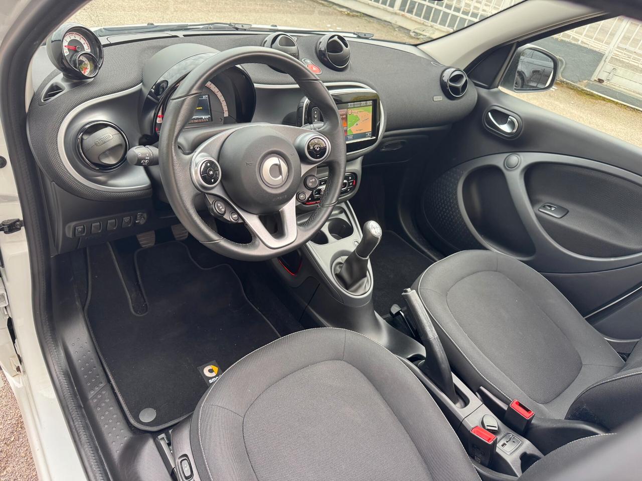 Smart ForFour 70 1.0 Passion LED NAV 2018
