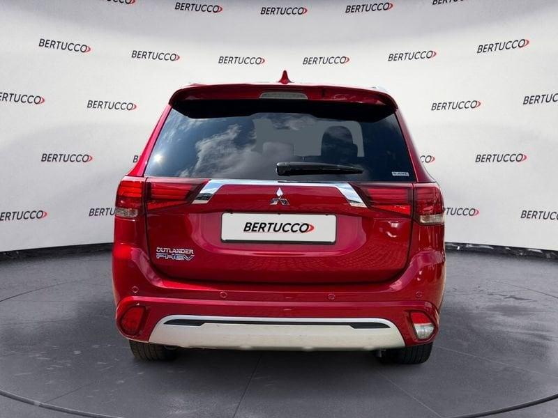 Mitsubishi Outlander 3ª serie 2.4 MIVEC 4WD PHEV Diamond SDA