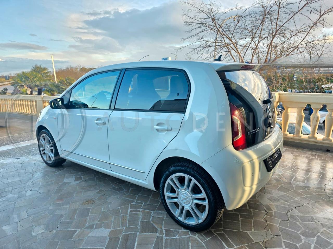Volkswagen up! 1.0 5p. eco move BlueMotion Technology#METANO#PELLE#CRUISE#SEDILI RISCALDABILI