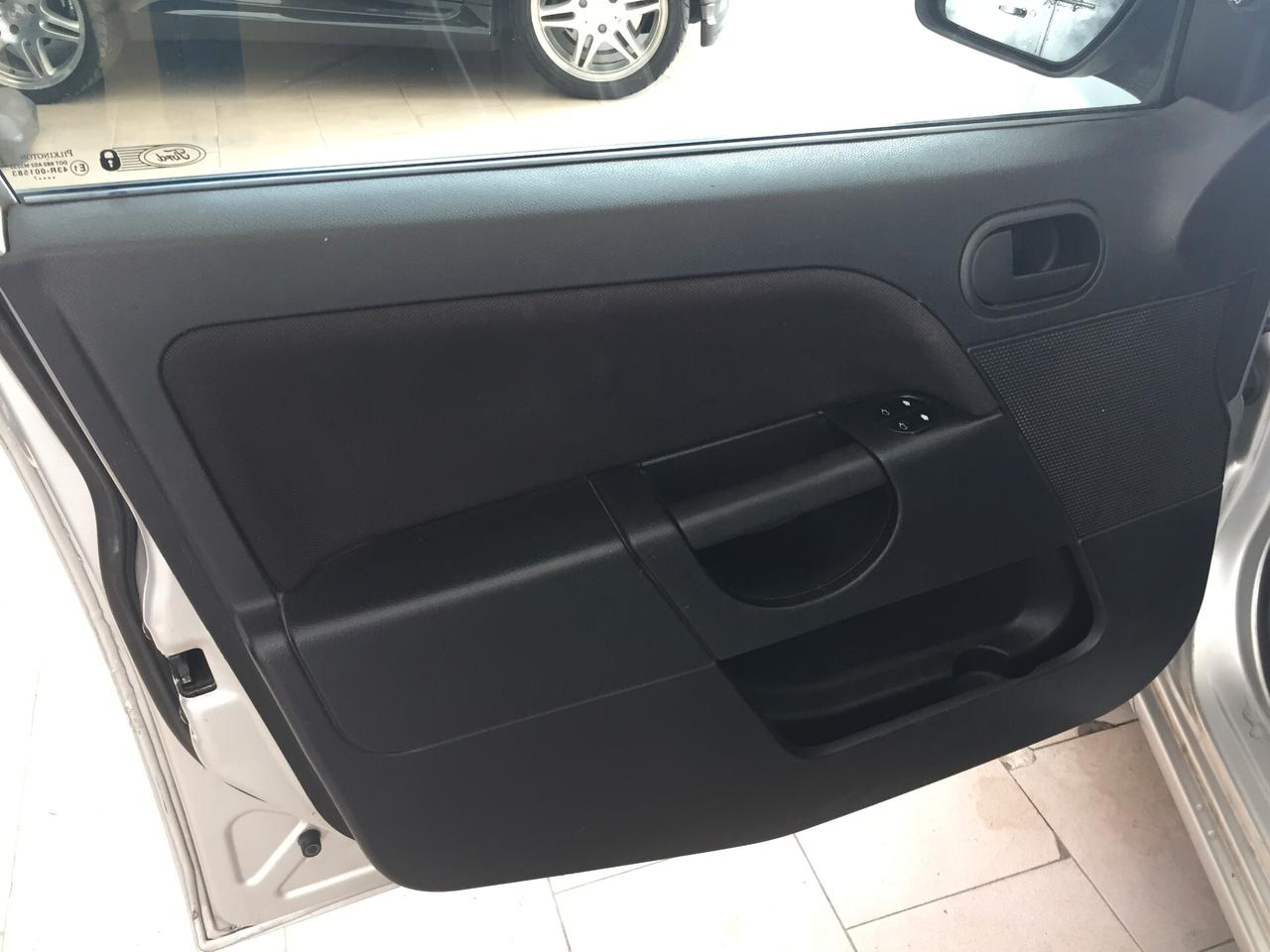 Ford Fiesta 1.2 16V 5p. Titanium