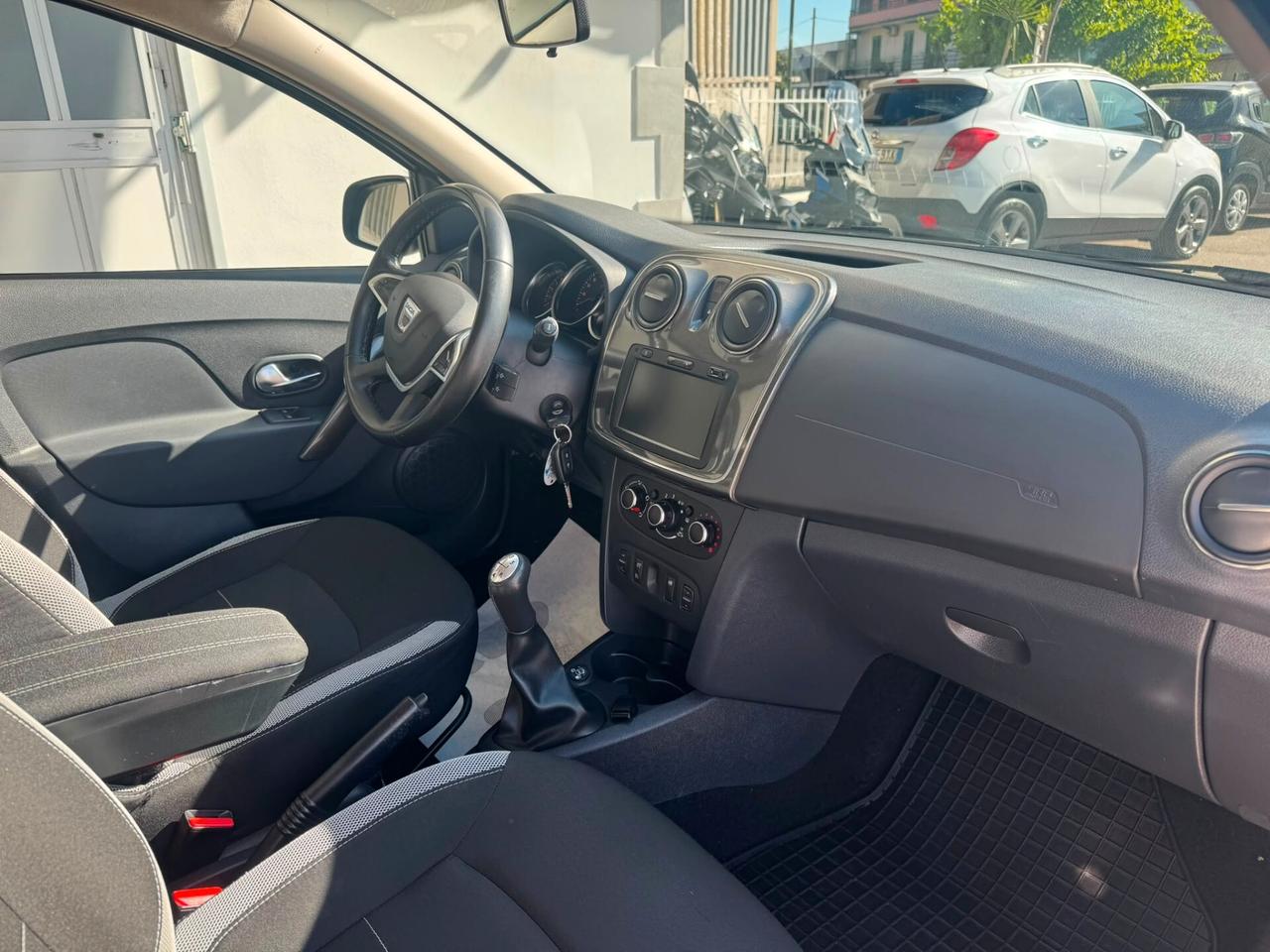 Dacia Sandero Stepway 1.0 TCe 100CV ECO-G 15th Anniversary