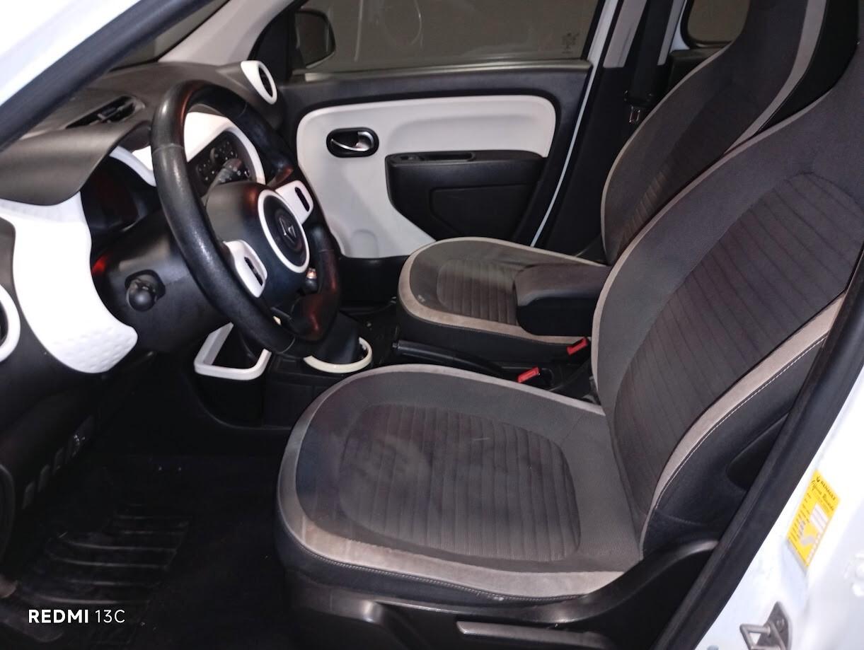 Renault Twingo del 2016 1000 BENZINA NEOPATENTATI