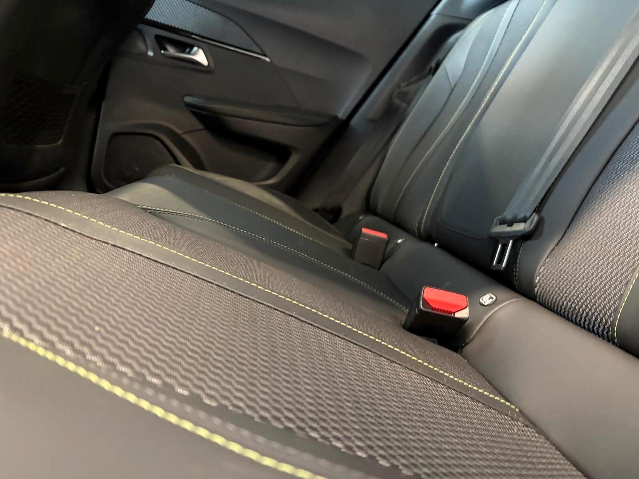 Peugeot 2008 GT Hybrid 145 e-DCS6 SPOTICAR
