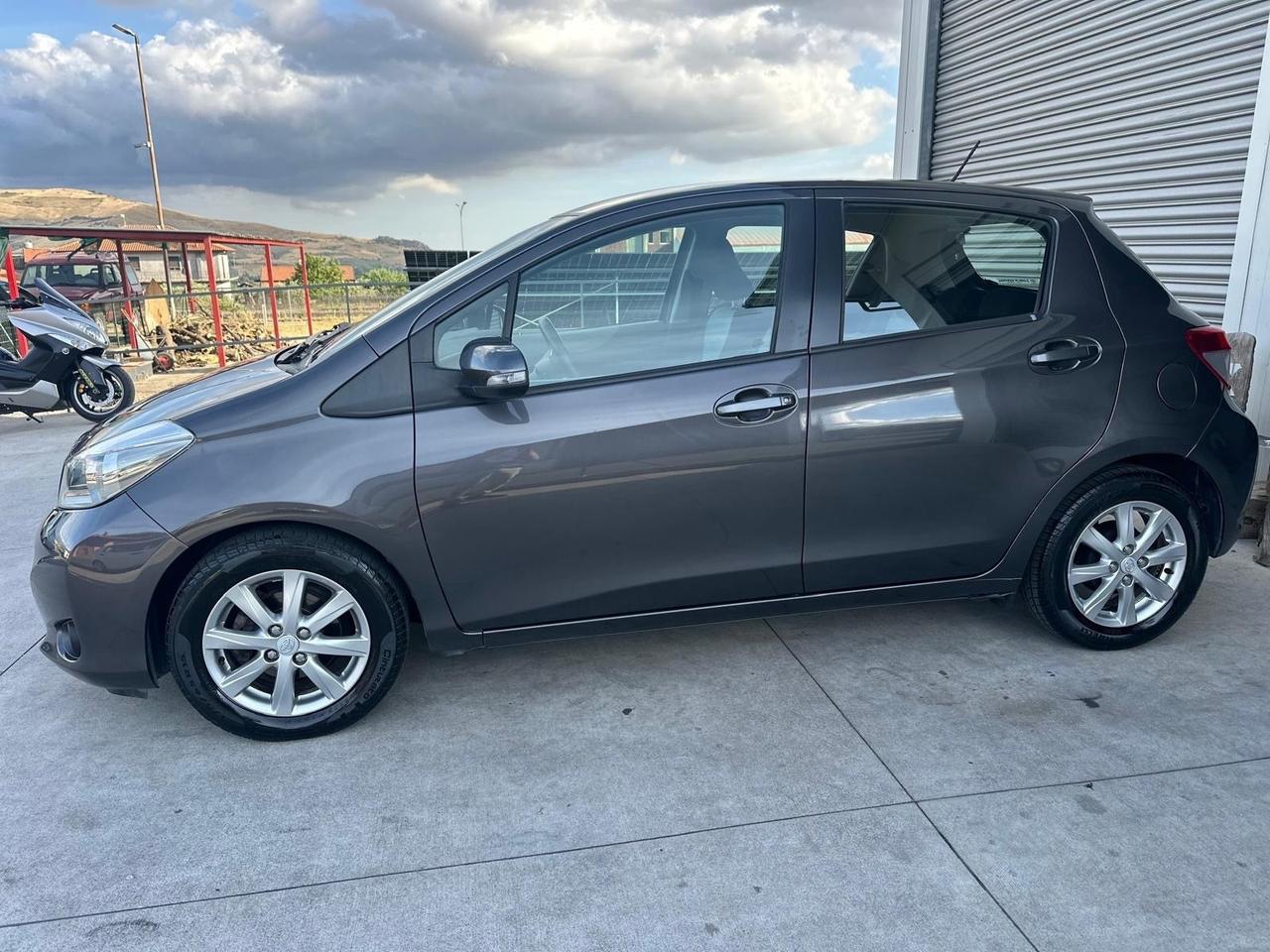 Toyota Yaris 1.4 D-4D 5 porte Lounge