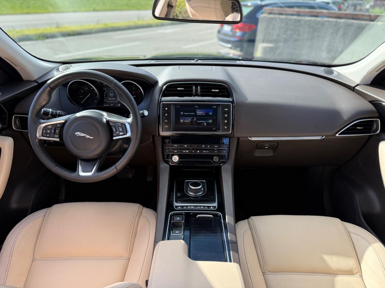 JAGUAR F-Pace 2.0 D 180 CV AWD aut. Portfolio 2018