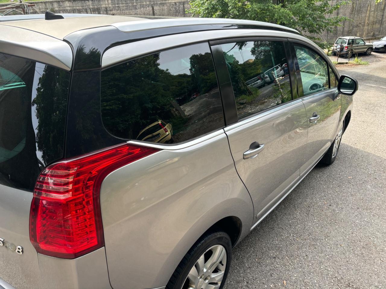 Peugeot 5008 2.0 HDi 150CV Allure