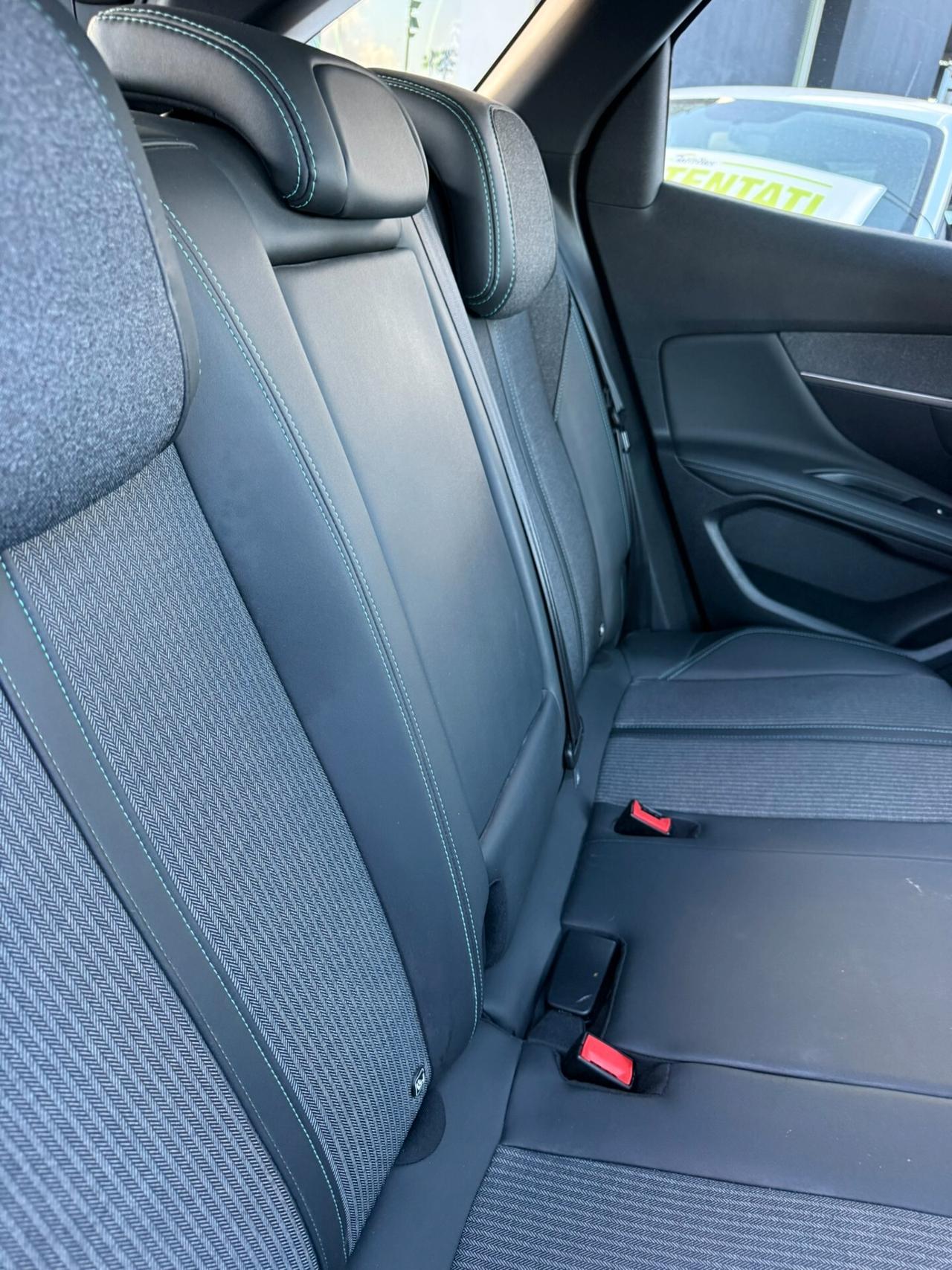 Peugeot 3008 BlueHDi 130 S&S Allure 02/2021