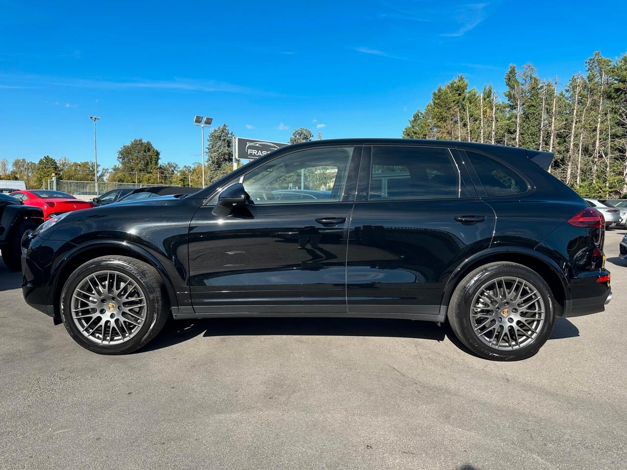 Porsche Cayenne 3.0 Diesel Platinum Edition /KM DOC/BOSE/CARPLAY