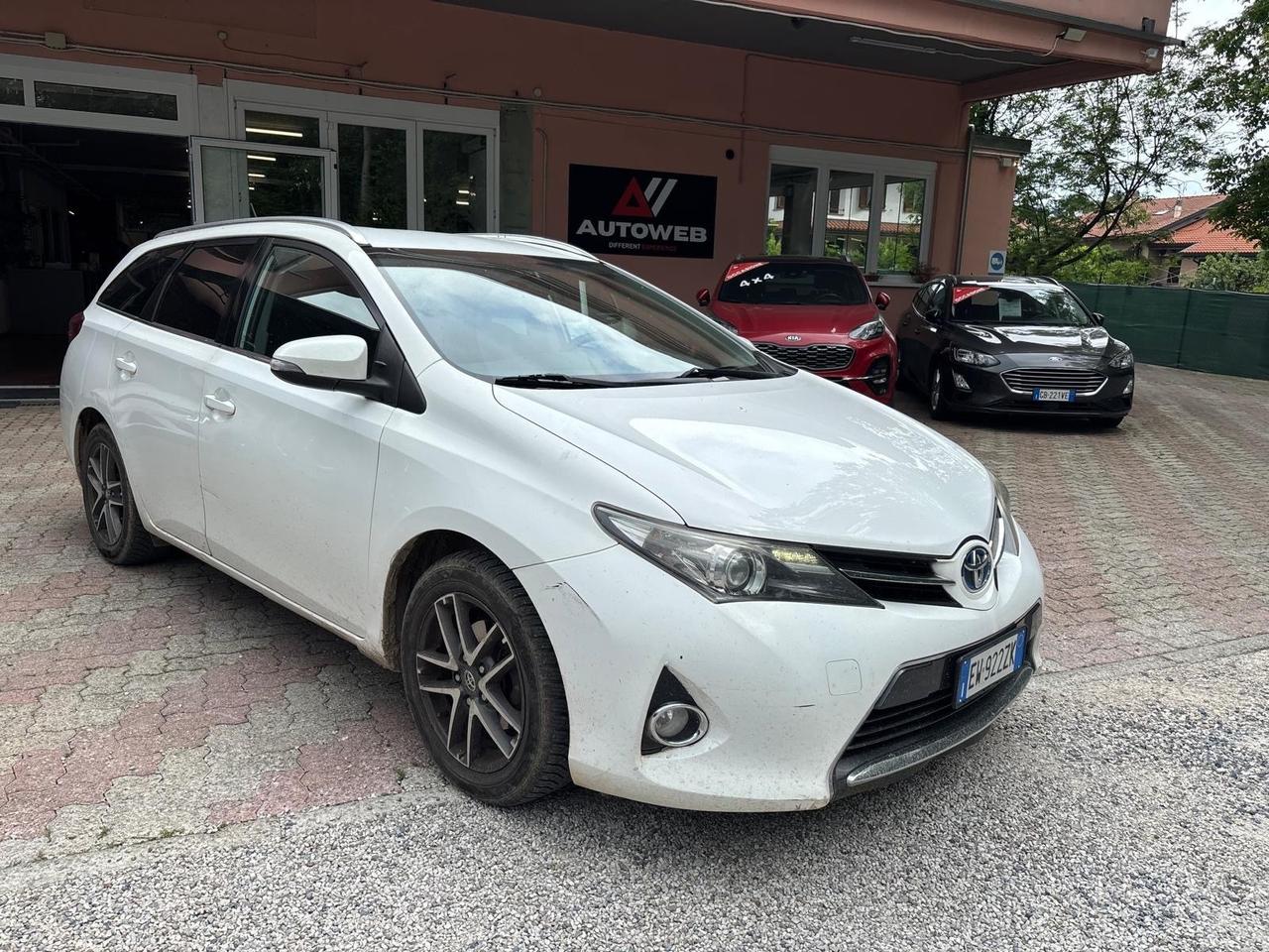 Toyota Auris Touring Sports 1.8 Hybrid Lounge