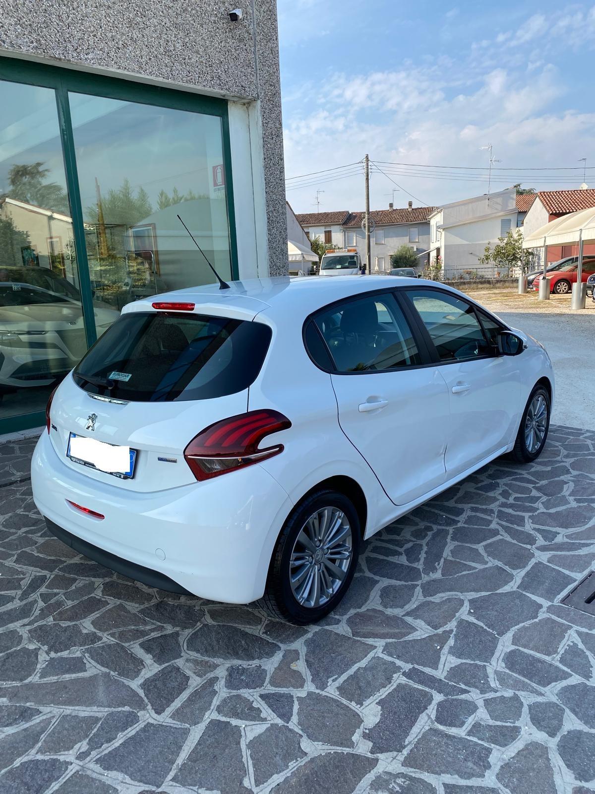 Peugeot 208 5 Porte 208 5p 1.2 puretech Active 82cv
