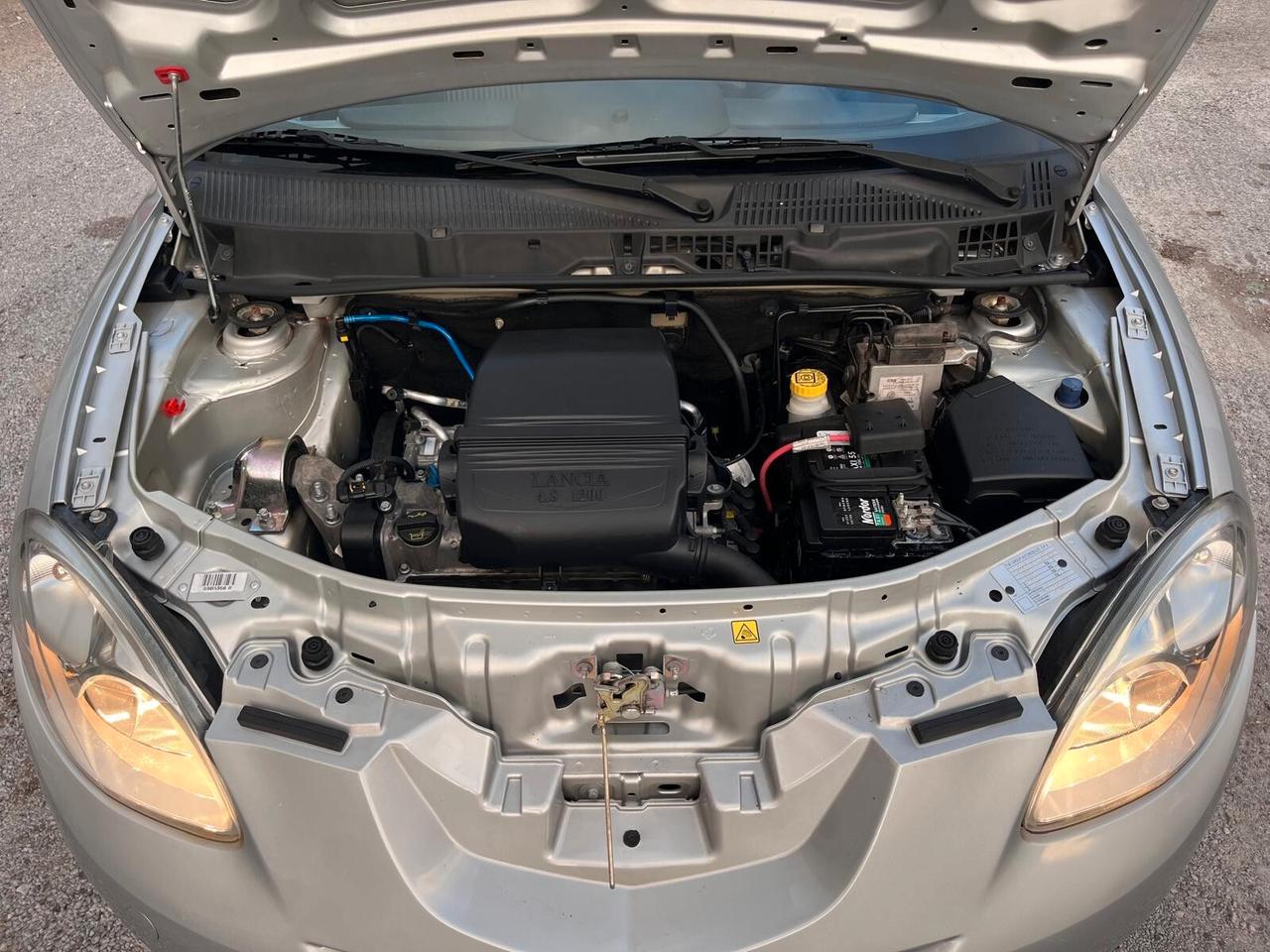 Lancia Ypsilon 1.2 Argento 80.000KM NUOVISSIMA