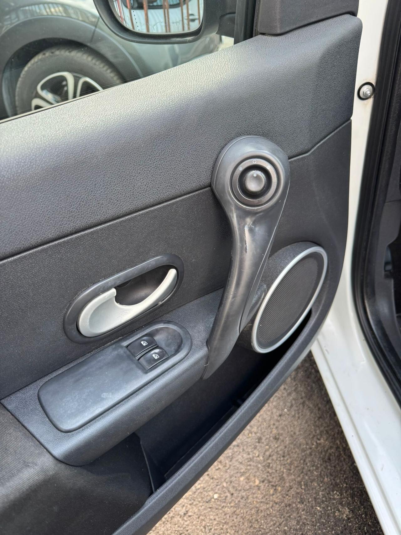 Renault Clio 1.2 16V 5 porte GPL Dynamique