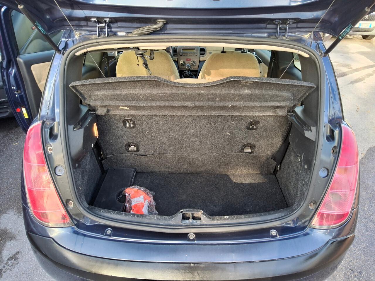 Lancia Ypsilon 1.2 Argento ((TUTTO INCLUSO))