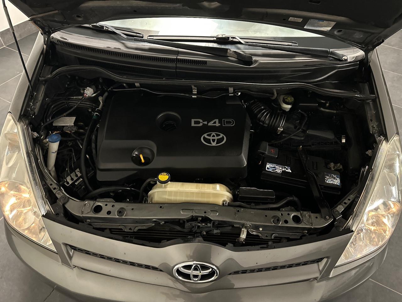 TOYOTA COROLLA VERSO 2.2 D-4D 136CV