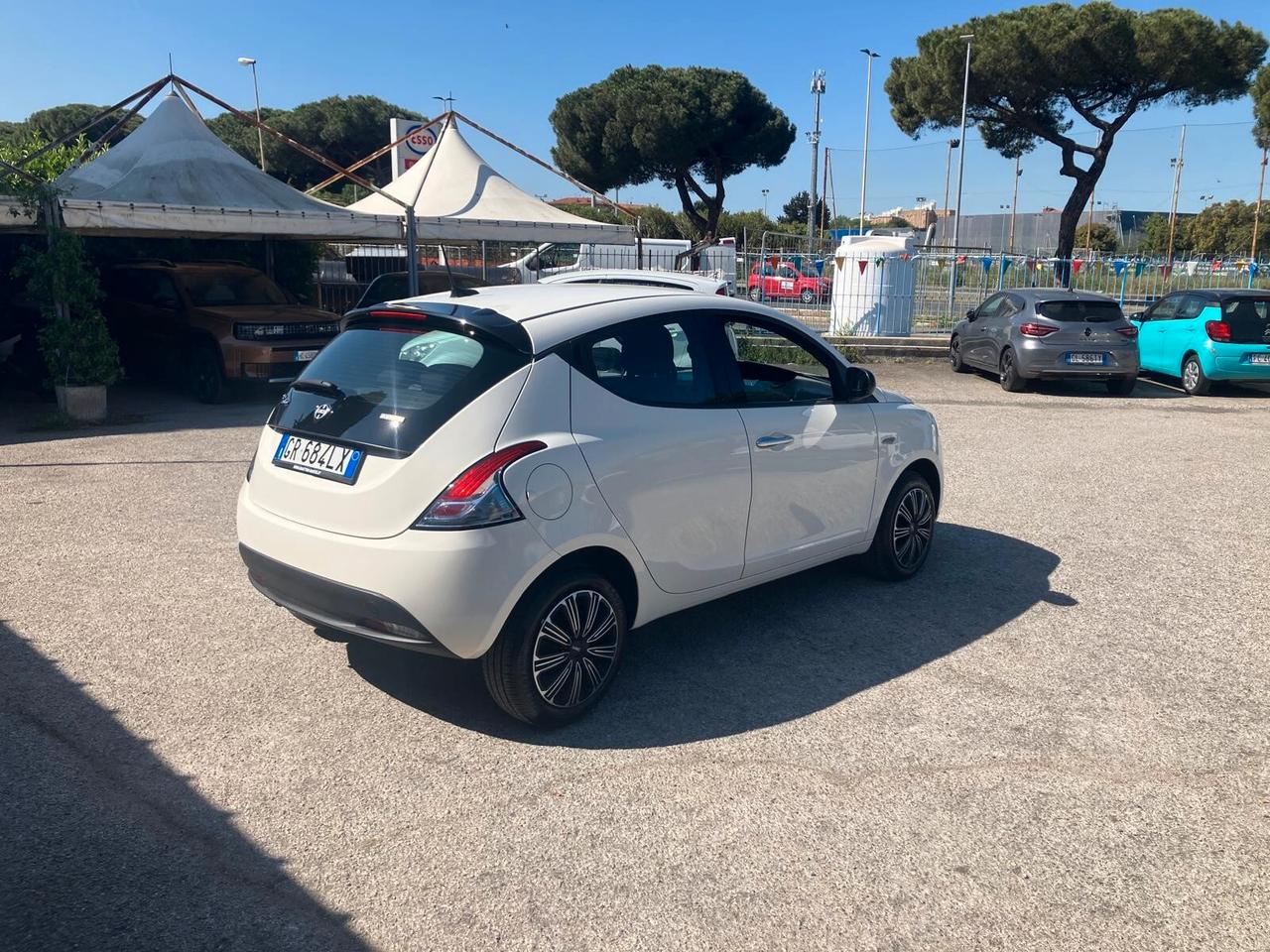 LANCIA YPSILON 1.0 70cv 5 Porte S&S Hybrid Silver Plus