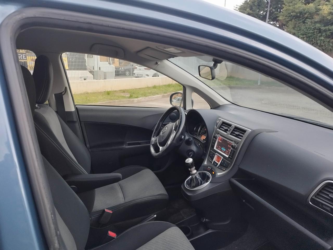 Toyota Verso-S 1.3 MT benzina