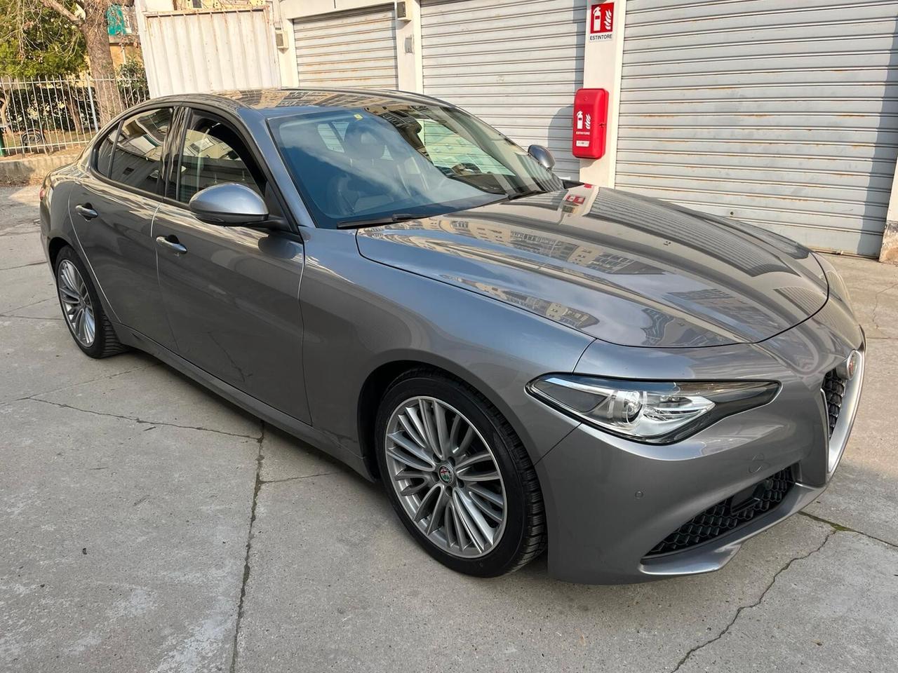Alfa Romeo Giulia 2.2 Turbodiesel 180 CV AT8 Business Sport Launch Ed.