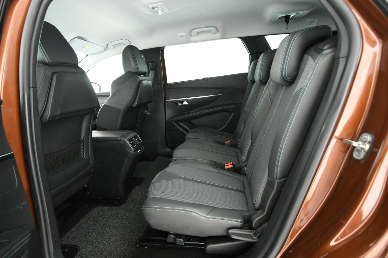 PEUGEOT 5008 1.5 bluehdi Allure s&s 130cv CAMERA+APP CONNECT