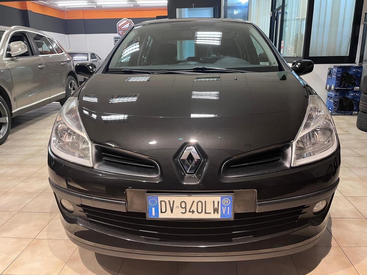 Renault Clio - 2009 1.2 16V 75cv