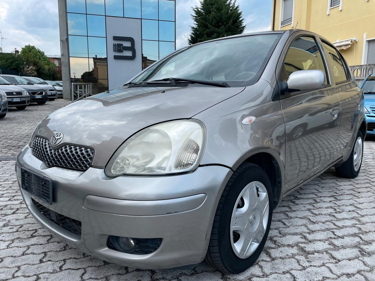 Toyota Yaris 1.0i 16V cat 5 porte Sol