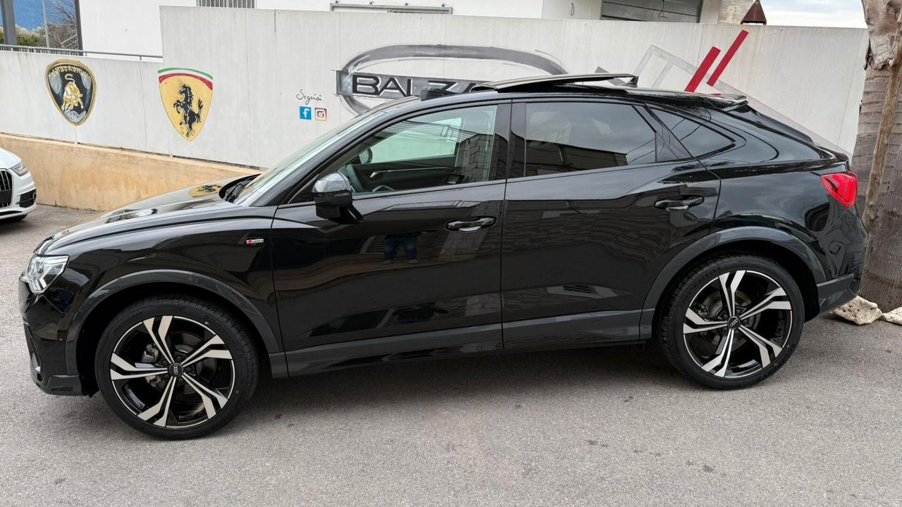 AUDI Q3 SPB 35 TDI IDENTITY BLACK KM0 2024 TETTO APRIBILE