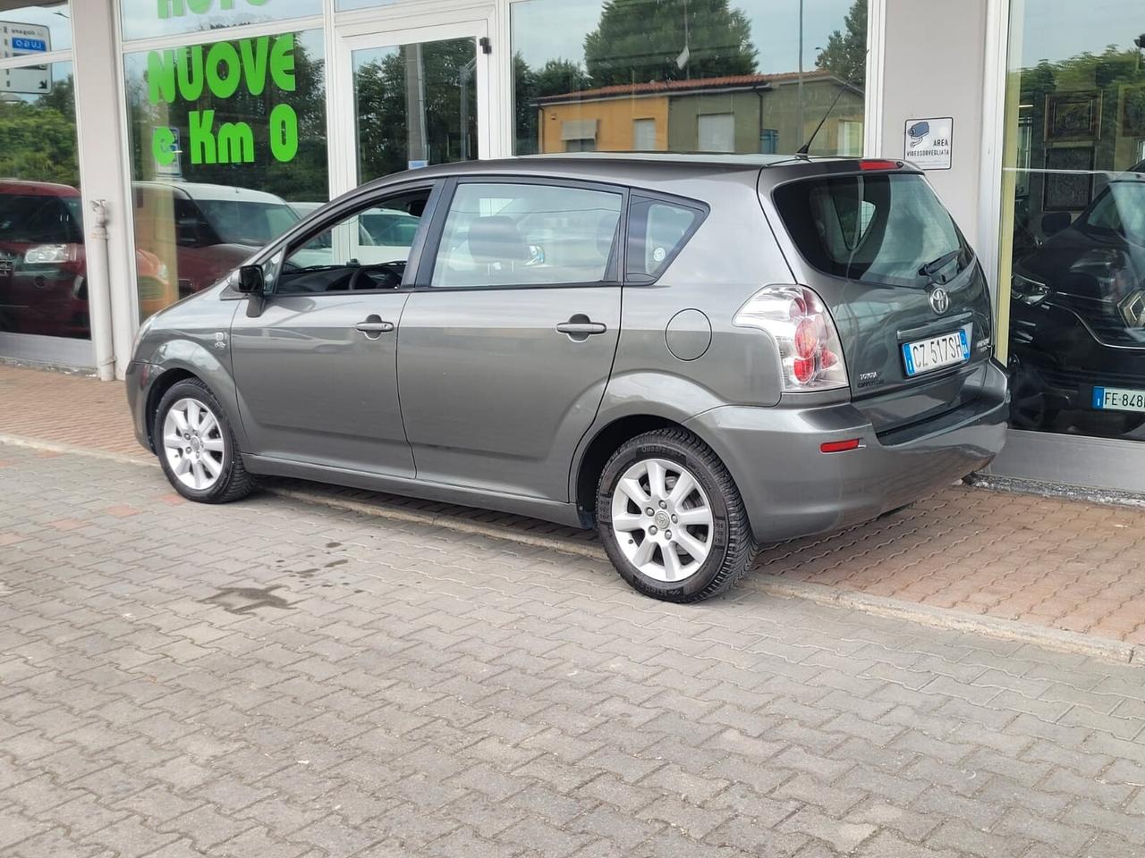 Toyota Corolla Verso 2.2 16V D-4D