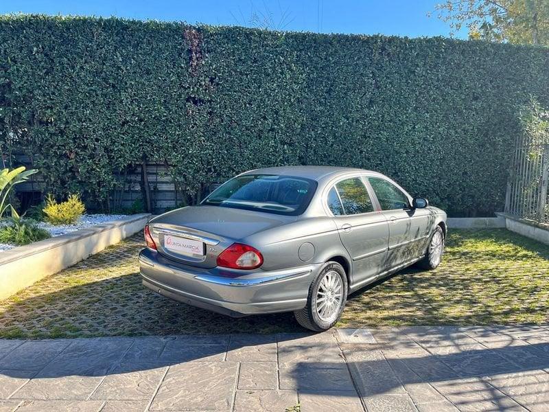 Jaguar X-Type 2.2d Executive NAVI/PELLE