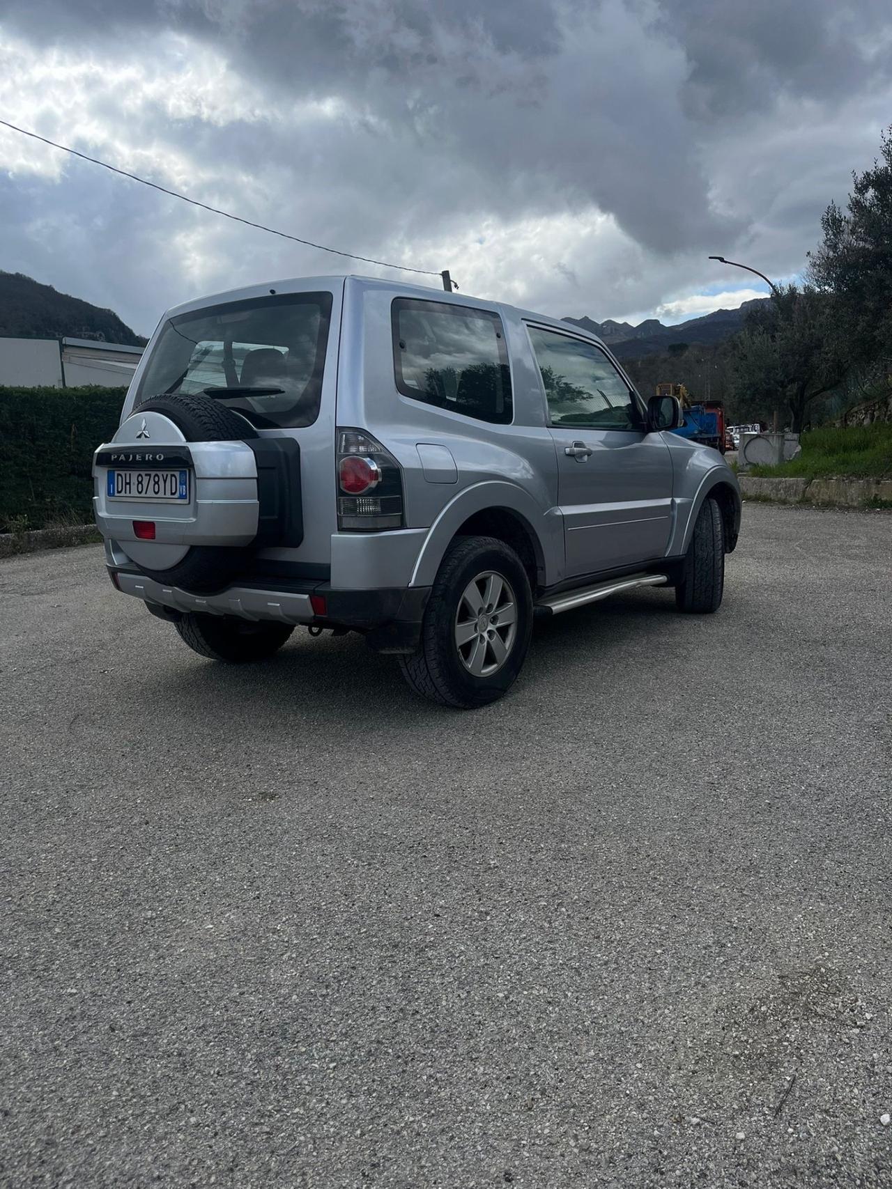 Mitsubishi Pajero 3.2 DI-D 16V 3p. Intense