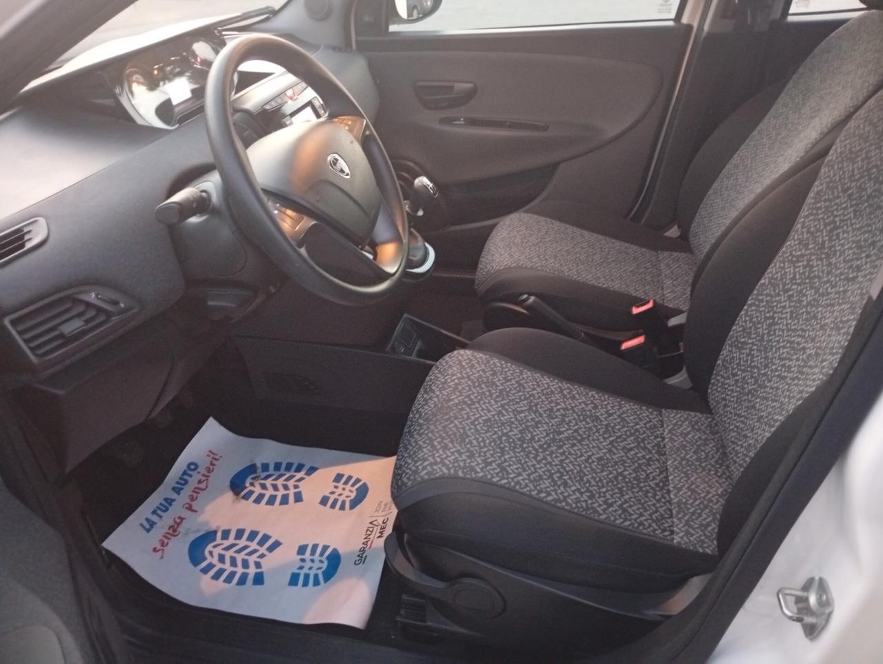 Lancia Ypsilon 1.0 FireFly 12000 km!