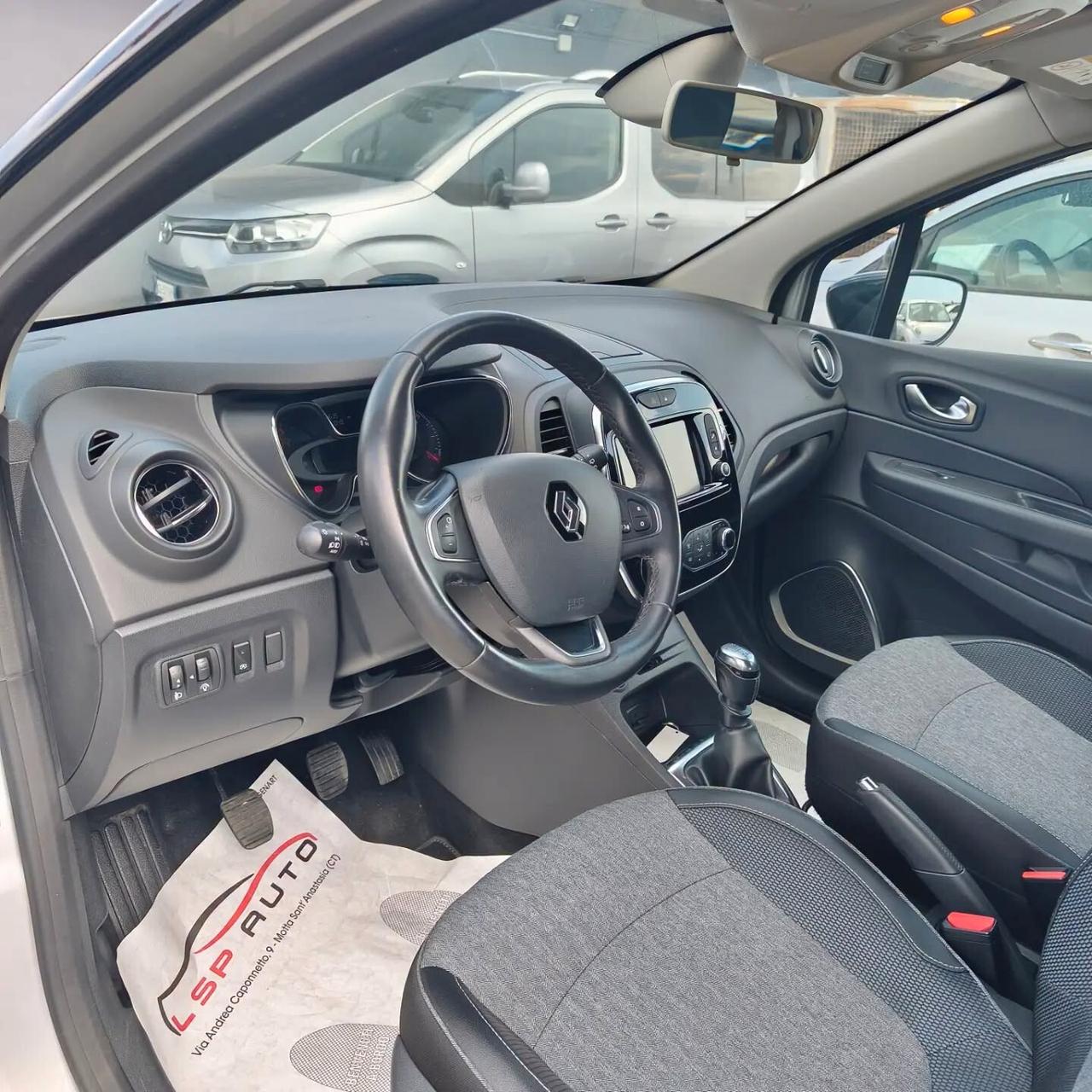 Renault Captur 110 CV UNICPROPRIET STRAFULL