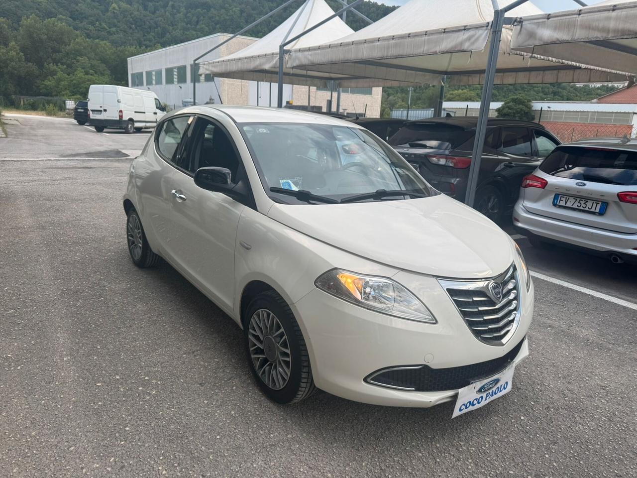 Lancia Ypsilon 1.3 MJT 16V 95 CV 5 porte S&S Silver