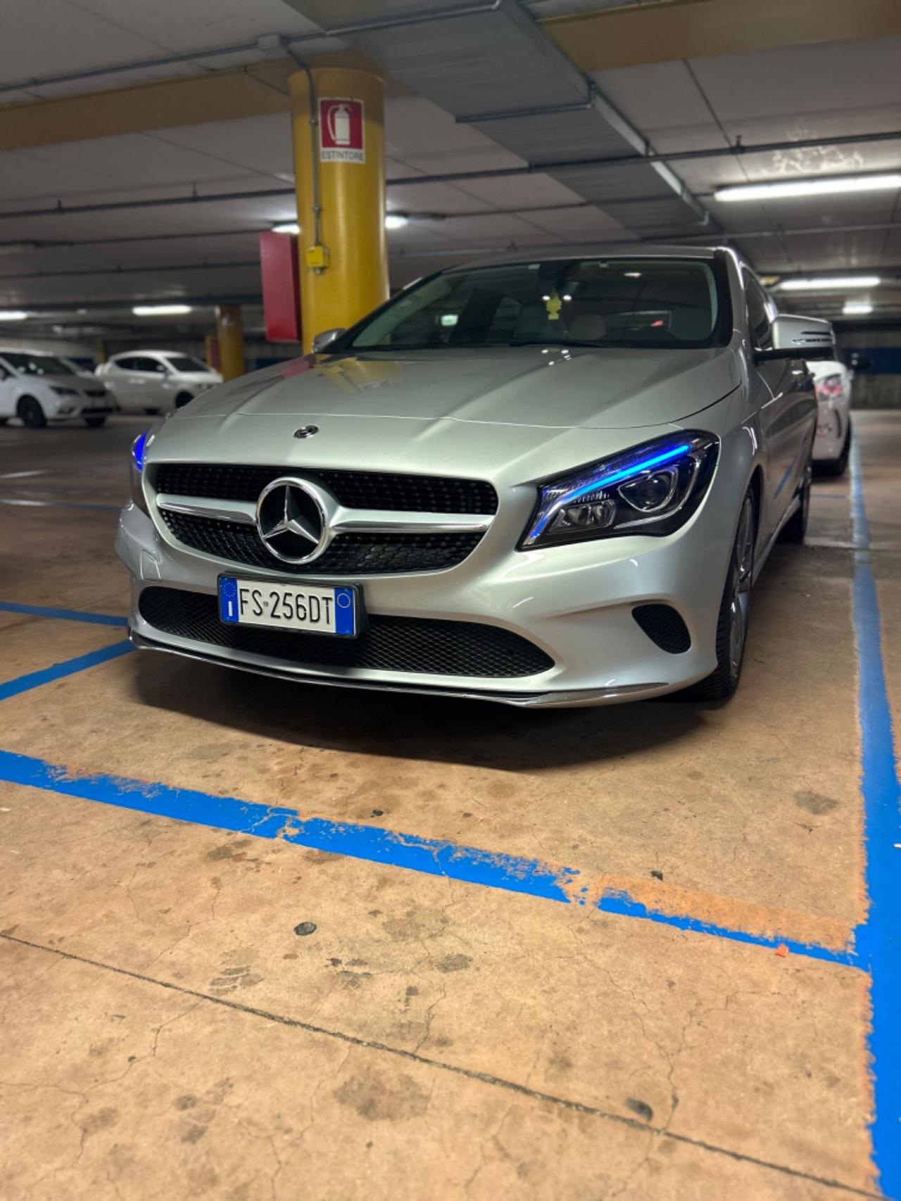 Mercedes CLA 200d Premium AMG Shotting Brake