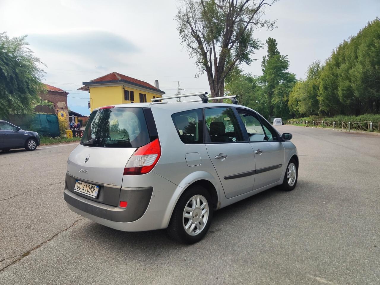 Renault Grand Scénic 1.9 dCi 7 posti