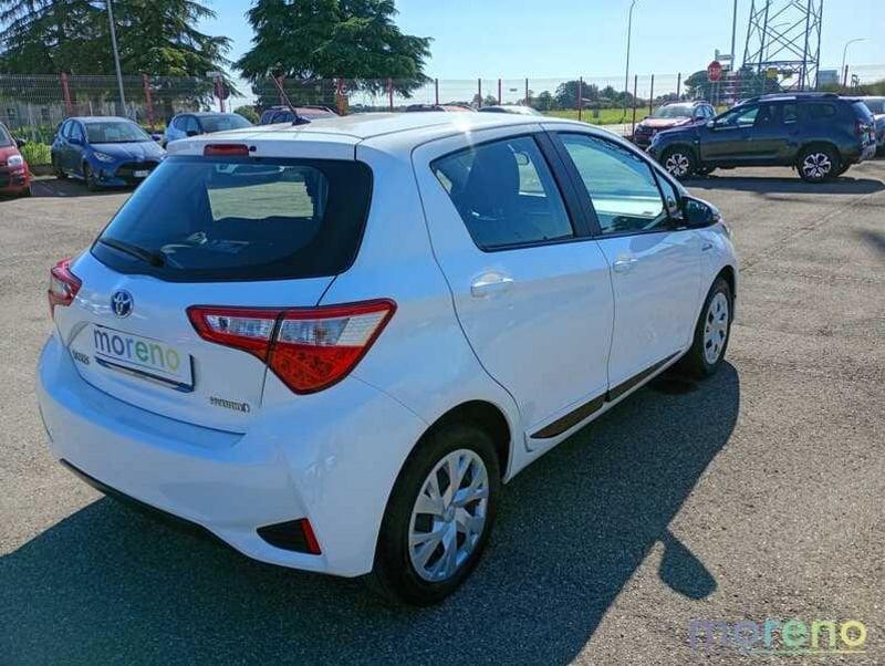 Toyota Yaris 1.5 hybrid Business