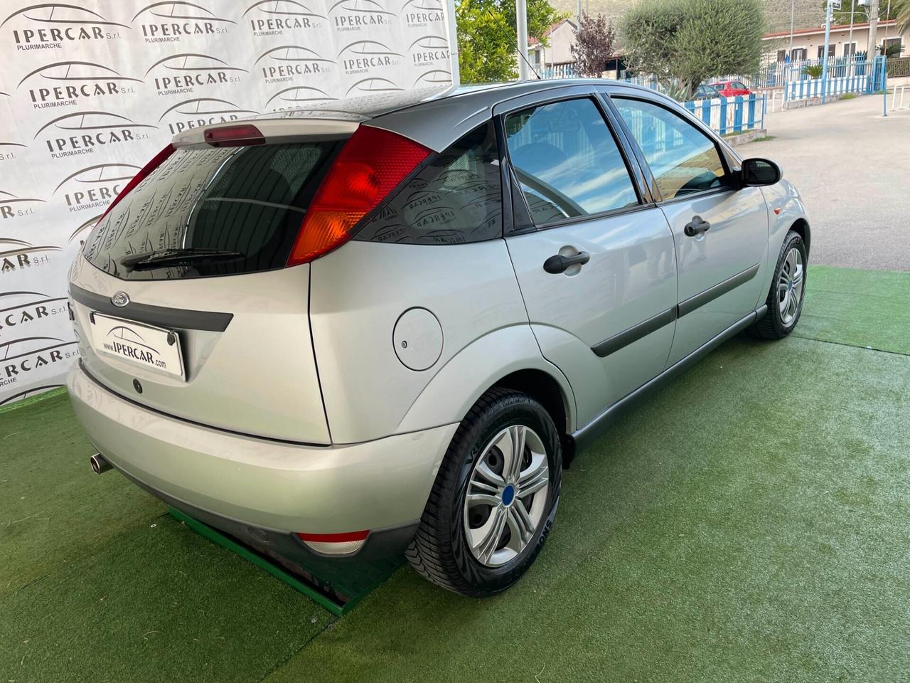 Ford Focus 1.6i 16V cat 5p. Ambiente