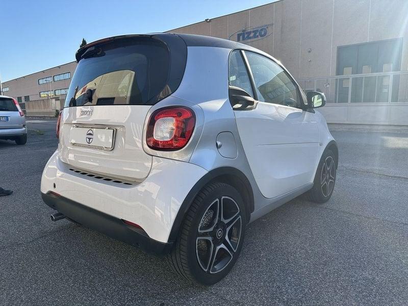 smart fortwo 1.0 52kW passion twinamic 71cv