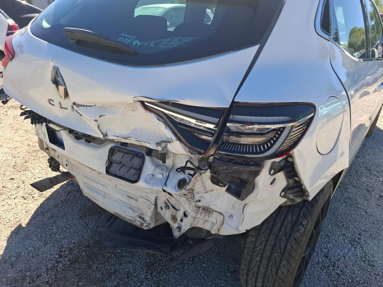 RENAULT CLIO TCE 1.0 ZEN 19 SINISTRATA MARCIANTE