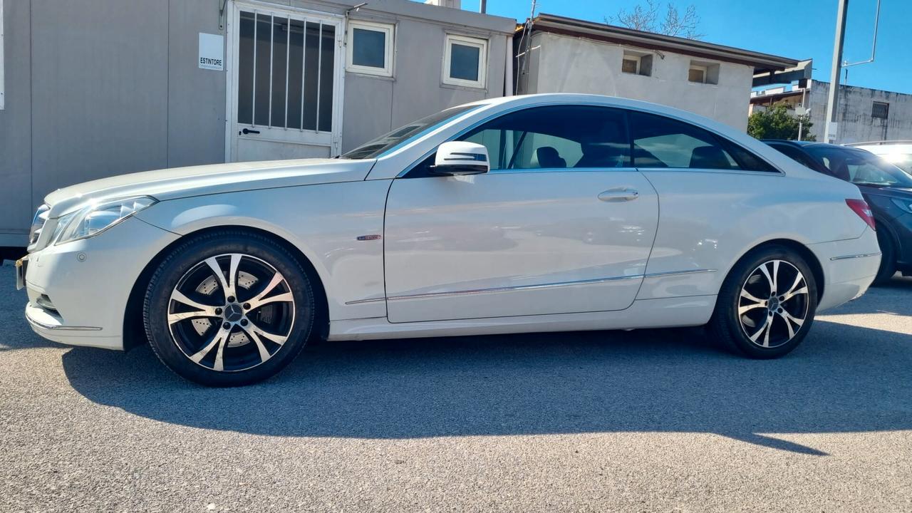 Mercedes-benz E 220 CDI Coupé BlueEFFICIENCY