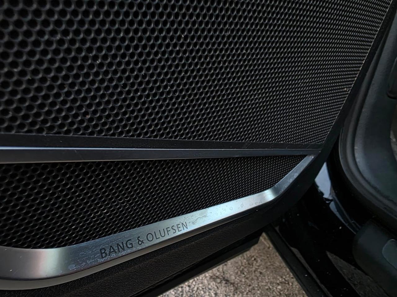 Audi Q3 35 TDI S tronic Identity Black