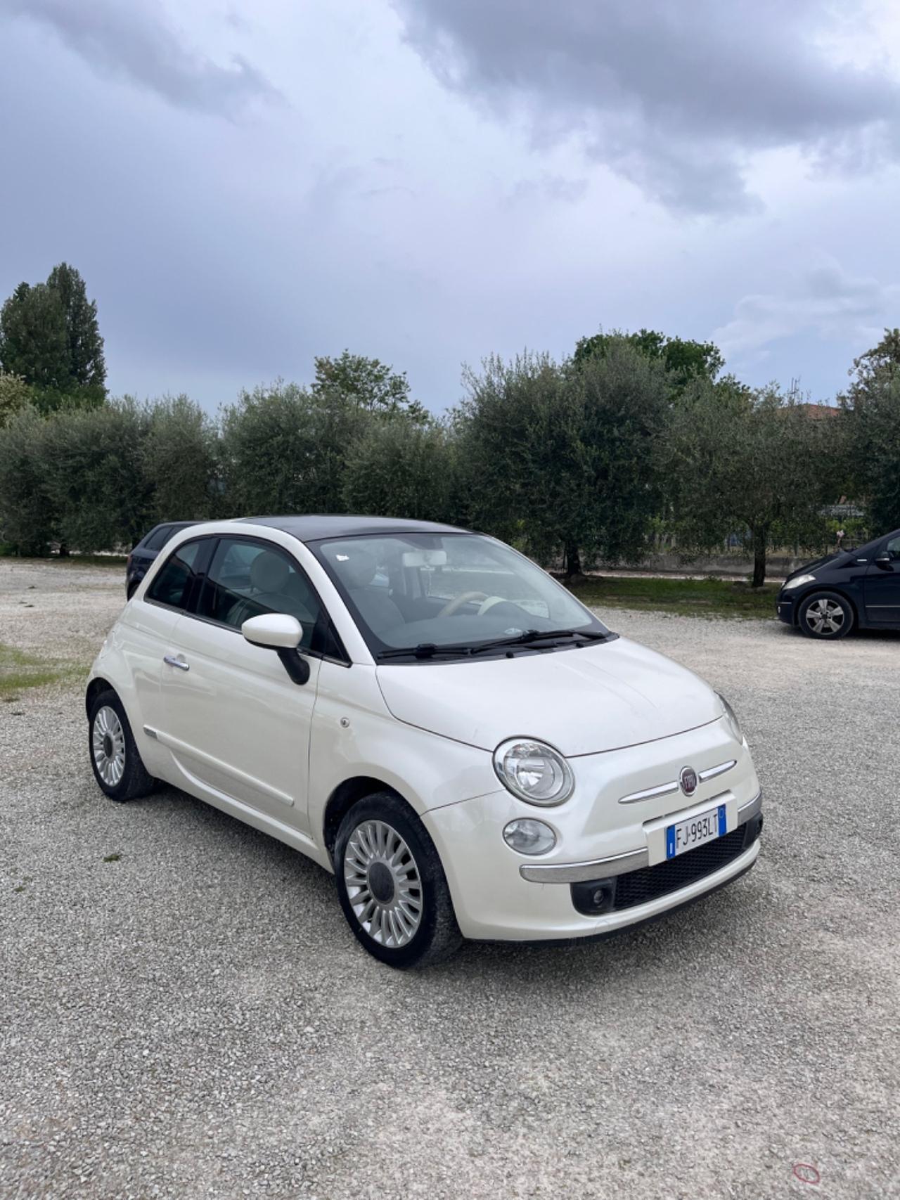 Fiat 500 1.3 Multijet Lounge 2010 120000 km PERLA