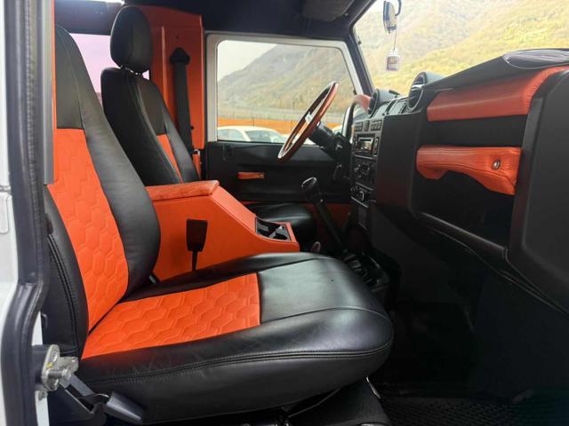 LAND ROVER Defender 2.2 TD4 Hard Top N1