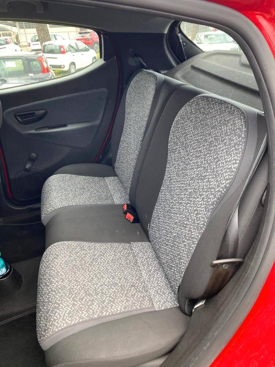 Lancia Ypsilon 1.0 FireFly 5 porte S&S Hybrid Silver