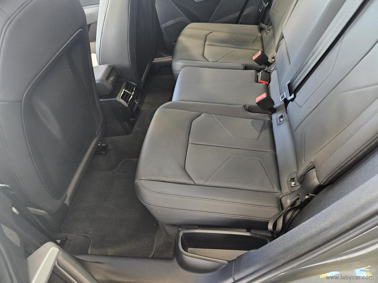 AUDI Q3 40 TDI quattro S tr. Business Adv.