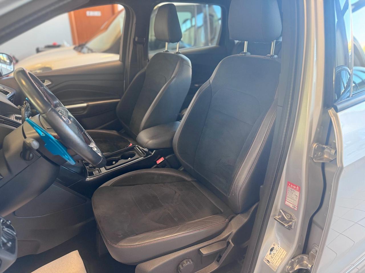 Ford Kuga 2.0 TDCI 150 CV S&S 4WD Powershift ST-Line