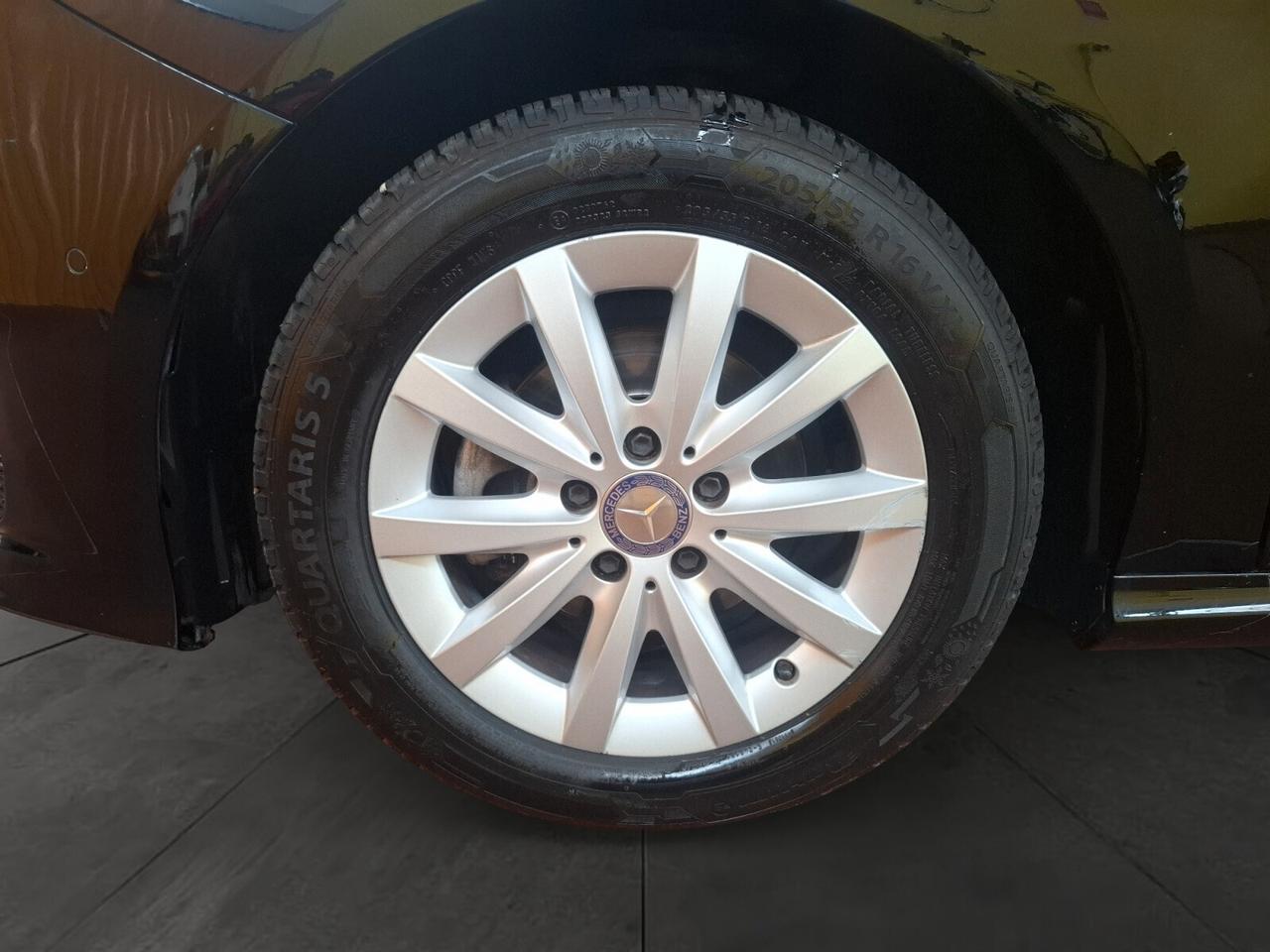 Mercedes-benz B 180 B 180 d Business full optional