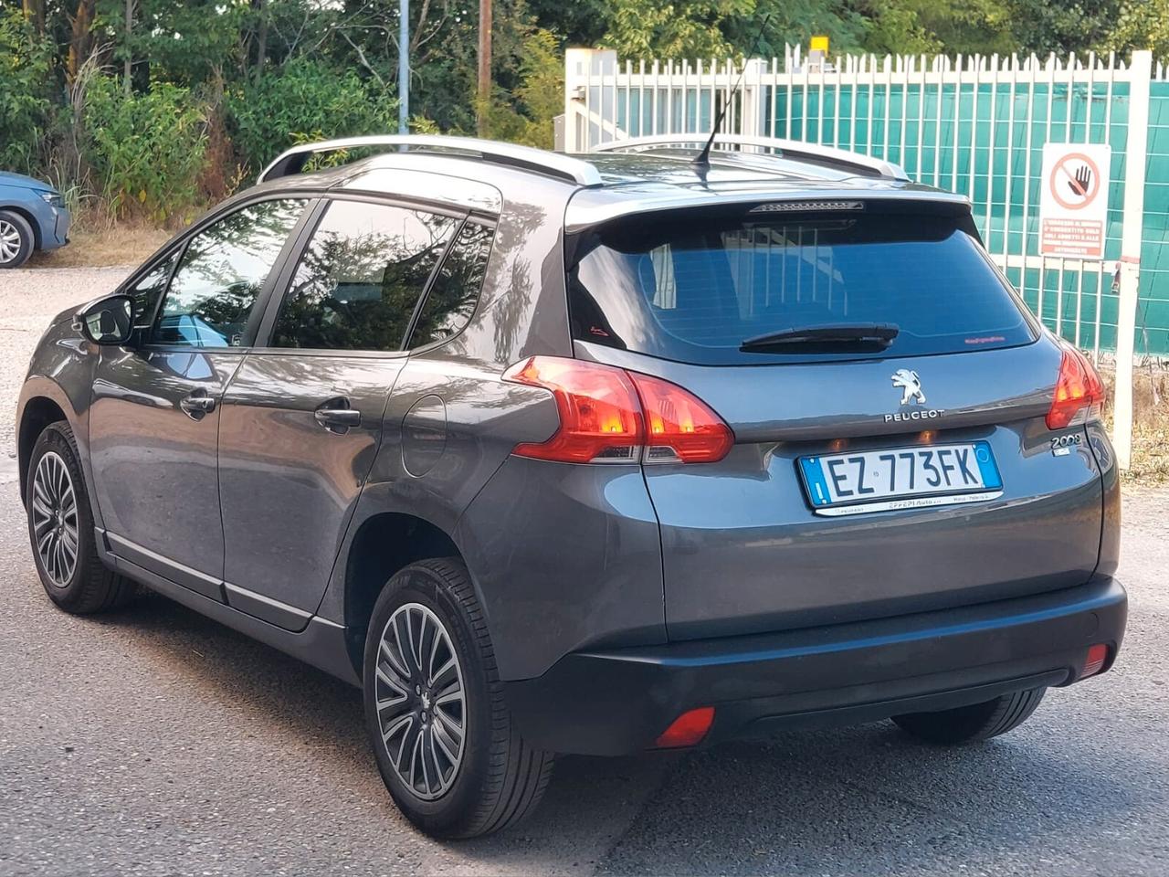 Peugeot 2008 BlueHDi 100 S&S Allure