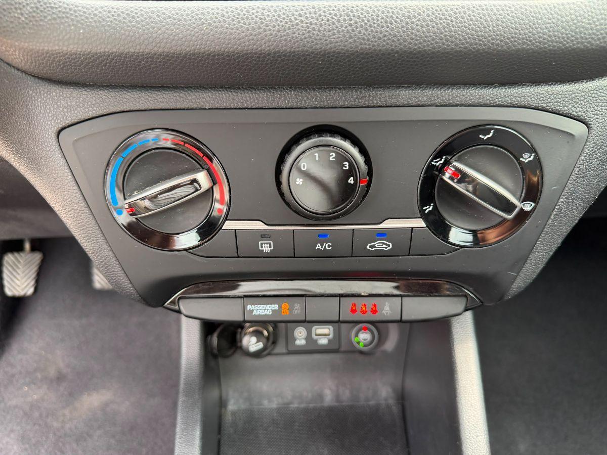 HYUNDAI - i20 - 1.2 5p. Connectline