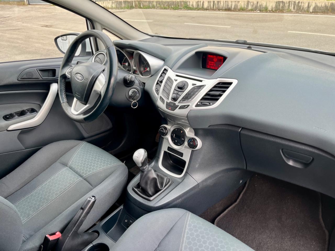 Ford Fiesta 1.2benz 2009 113.000km perfetta per neopatentati