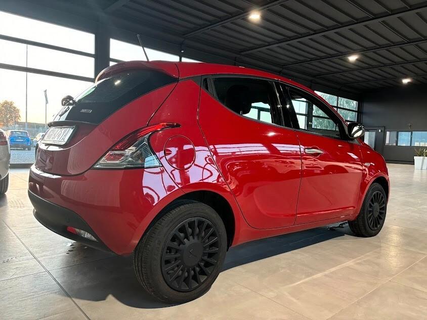 Lancia Ypsilon 1.0 Hybrid Ecochic NEOPATENTATI