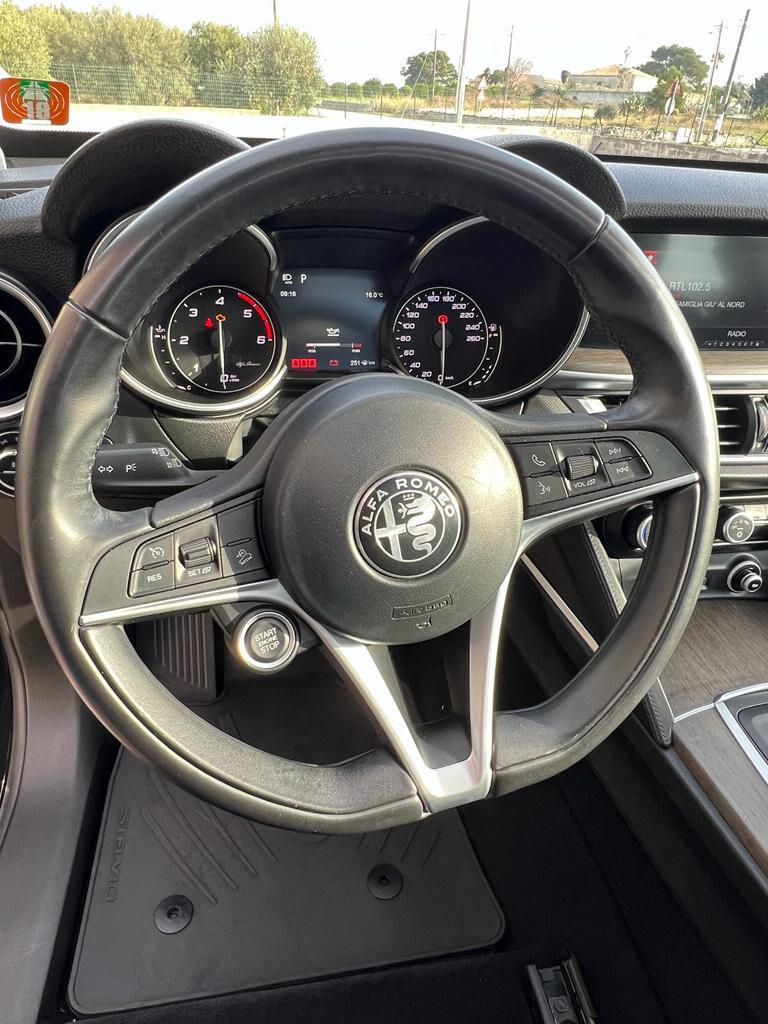 Alfa Romeo Stelvio 2.2 Turbodiesel 210 CV AT8 Q4 Executive